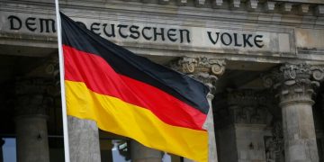 Германия одобрила поставки тяжелого оружия