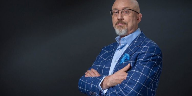 Резников почтил память погибших в 2010 году