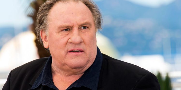 Депардье осудил “безумные, неприемлемые эксцессы” президента РФ