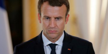 Макрон разорвал общение с Путиным!