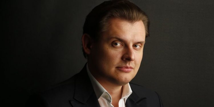 Понасенков  уехал в Италию