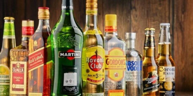 В Киеве с 1 апреля частично разрешат продажу алкоголя