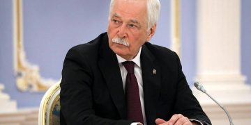 Посол России в Беларуси предложил запустить поезд в Крым