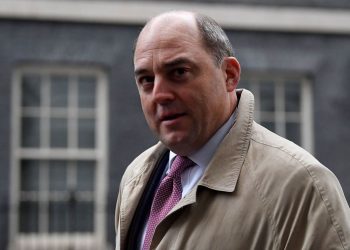 Великобритания направит летальные вооружения