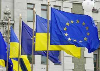 ЕС признает Украину кандидатом в члены Евросоюза