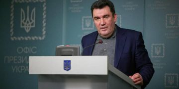 Данилов призвал готовится к хим атаке Россией