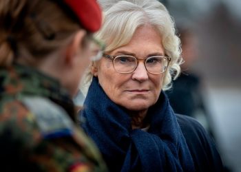 Министр обороны Германии предложила эмбарго на поставку российского газа