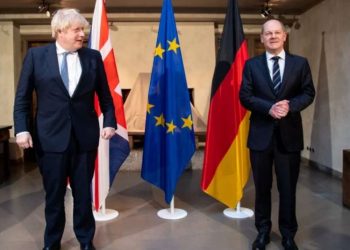 Джонсон призовёт Шольца усилить давление на Россию