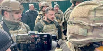 Главнокомандующий страны приехал в Бучу