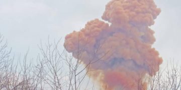 Попали в цистерну с азотной кислотой!