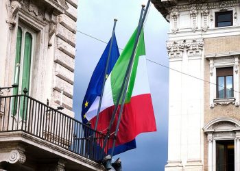 Массовая высылка российских дипломатов по всему миру