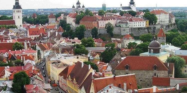 Эстония высылает дипломатов РФ