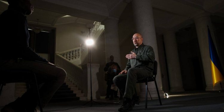 Мы просим и требуем оружия