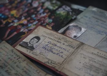 Фотоархивы из разрушенных домов в области!