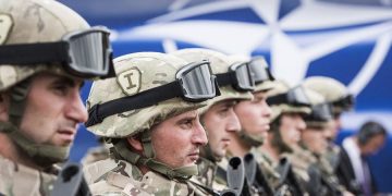 НАТО развернут войска на своей границе