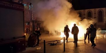 Политические протесты во Франции!