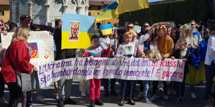 Акции в мире в поддержку Украины