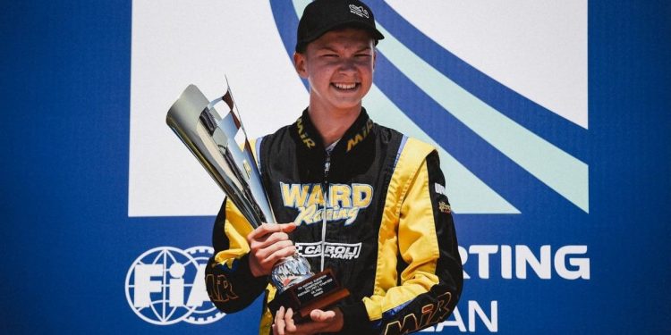 Российского гонщика выгнали из команды