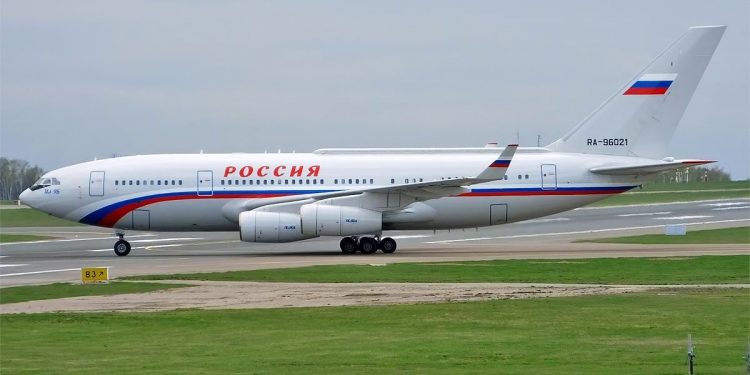 Россия забирает своих дипломатов из ЕС