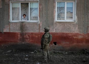 Всех мужчин пускают на пушечное мясо