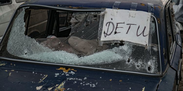 Кладбище автомобилей в Буче