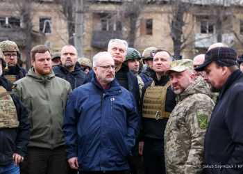 Президенты посетили пригород столицы