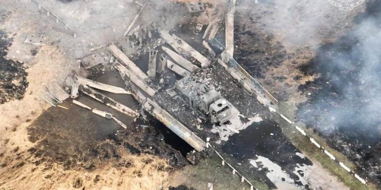 Взорвали мост с вражеской техникой