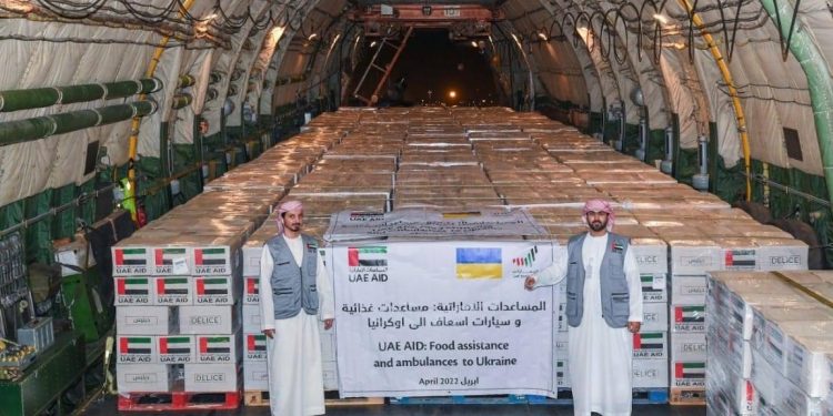 ОАЭ направили гуманитарную помощь