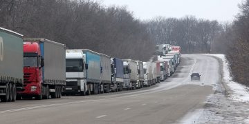 Грузовики застряли на границе в Польше