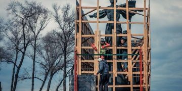 Основатели Киева под надежной защитой