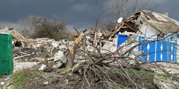 В Луганской области загорелось 15 жилых домов