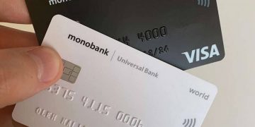 Монобанк закрывает счета 11 тысяч клиентов