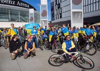 В Берлине велопробег с флагами Украины