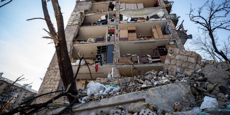 Около 10 домов необходимо полностью снести