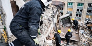 Разбор разрушенных домов в Киеве