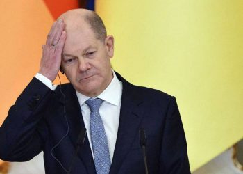 Канцлеру Шольцу грозит отставка