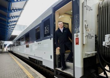 Первый поезд отечественного производства