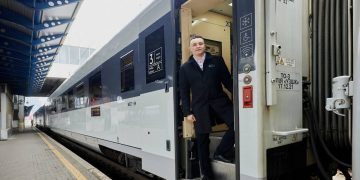 Первый поезд отечественного производства
