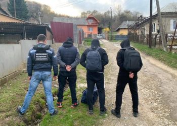 Ликвидировали канал переправки мужчин через границу