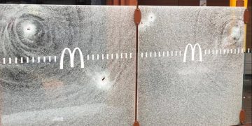 Под обстрел попал Макдональдс