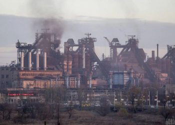 Азовсталь целый день бомбят