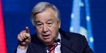 Генсек ООН  посетит Киев