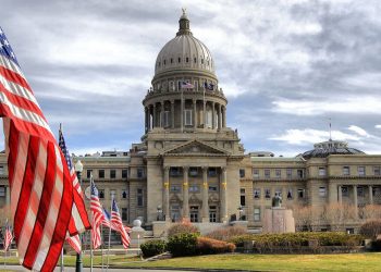 Под санкции США попали 120 компаний из России и Беларуси