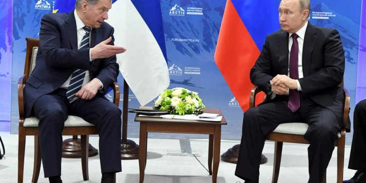 Президент Финляндии сообщил о вступлении в НАТО