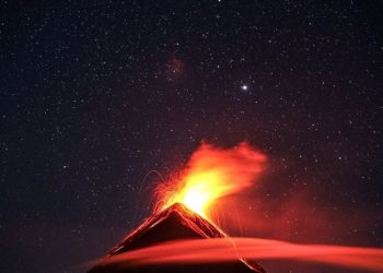 Вулканы убили Венеру и почти уничтожили Землю