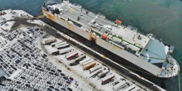 В украинских портах заблокированы сотни авто