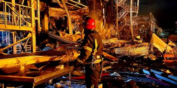 В Одессе обстреляли ТЦ, склад и туристический объект