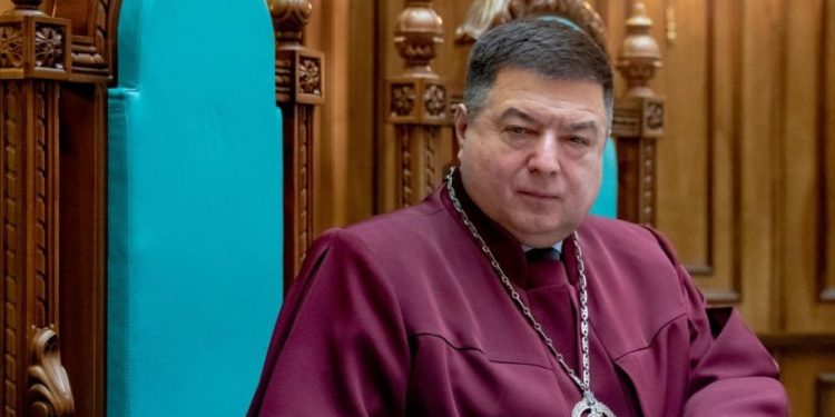 Экс-главу КСУ объявили в международный розыск