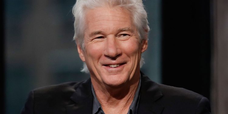 Ричард Гир выставил своё авто на аукцион