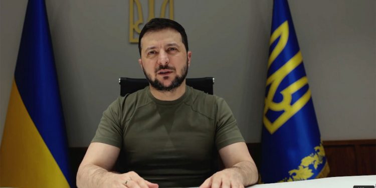 Зеленский призвал украинцев сдерживать эмоции